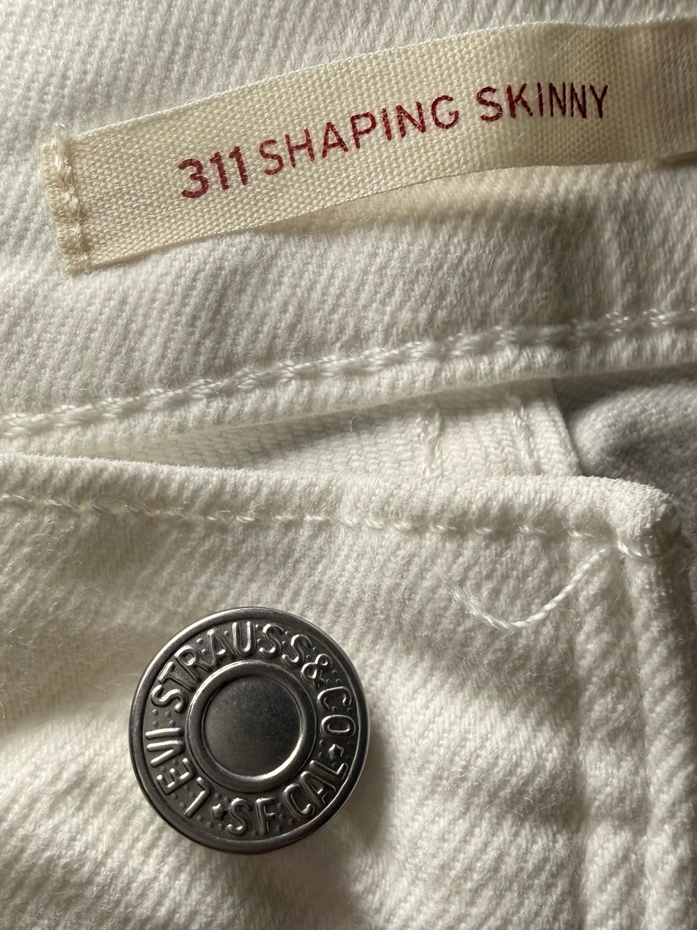 Levi's 🤍 Women's White 311 shaping Skinny Jeans - Picture 6 of 14